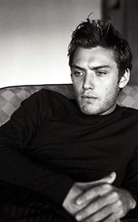 Jude Law WWiTYNsx