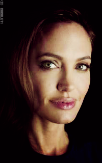 Angelina Jolie Wkt4bEPW