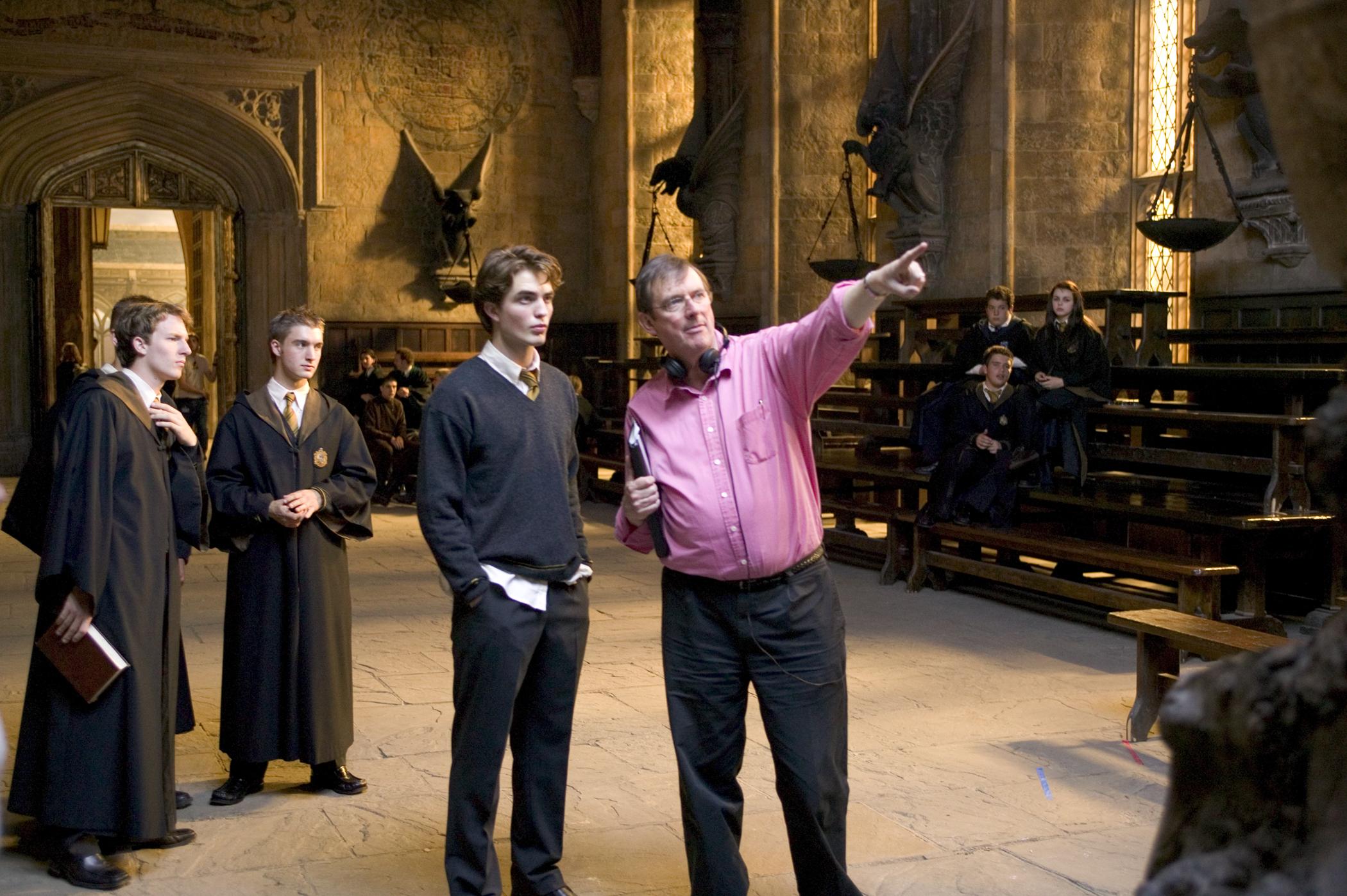 12 Enero - Magníficos Stills de Rob omo Cedric Diggory, ahora en HQ!!!! X1YQYNT5