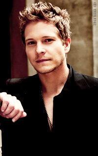 Matt Czuchry XDe0WmWM