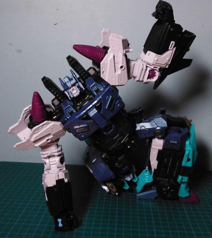 [Mastermind Creations] Produit Tiers - R-17 Carnifex - aka Overlord (TF Masterforce) - Page 3 XHu9jjqI