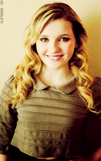 Abigail Breslin XIaZrn2K