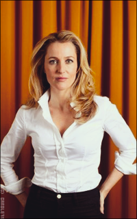 Gillian Anderson XZnzFoxH