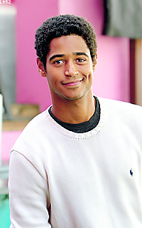 Alfred Enoch  XwIZ6tmP