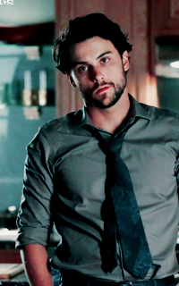 Jack Falahee XxnSo2A2