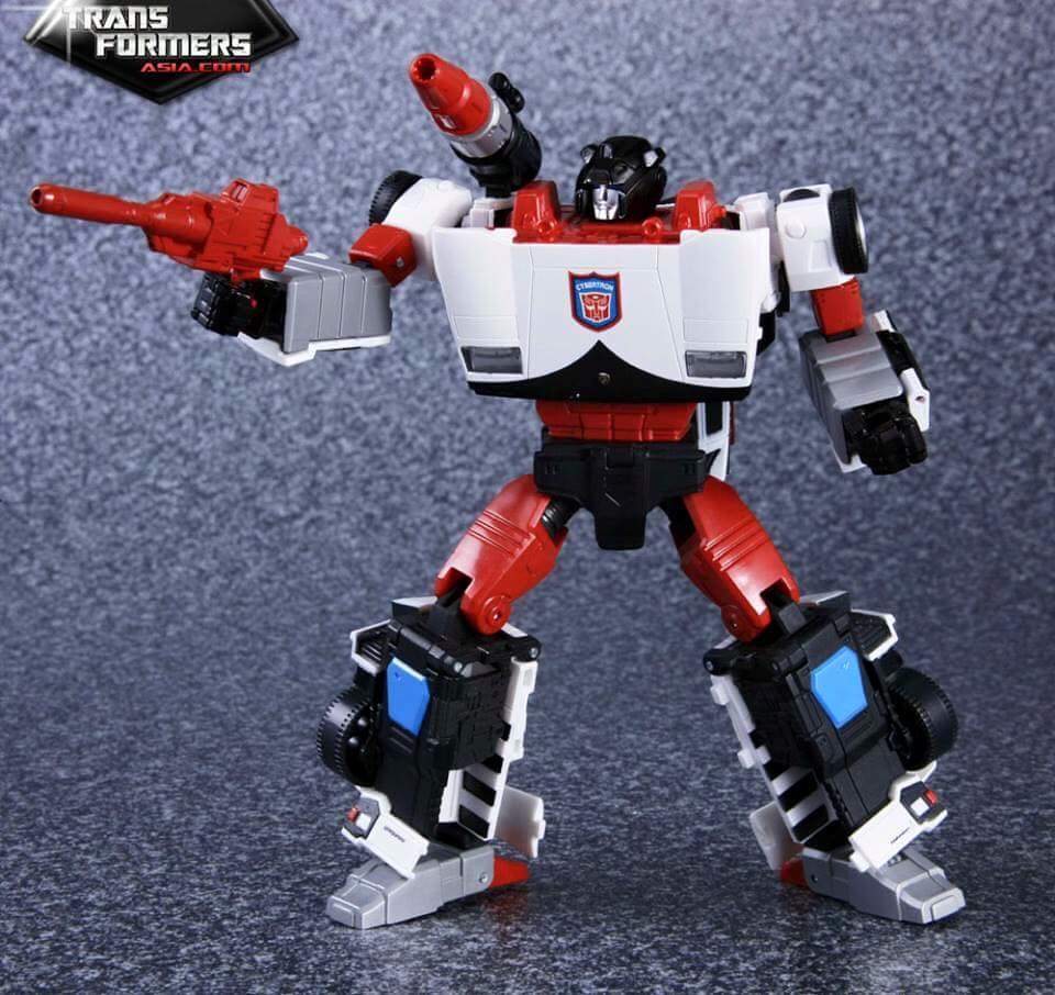 [Masterpiece] MP-12 Sideswipe/Frérot (rouge) ― MP-12G Sideswipe/Frérot G2 (noir) ― MP-12T Tigertrack/Tigrevoie (jaune) + MP-14C Clampdown/Châtimo (blanc) - Page 4 Y2KHtqug