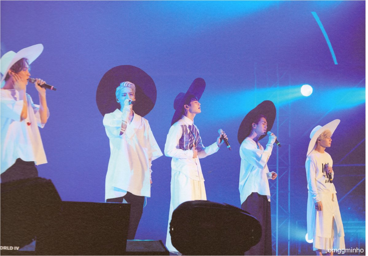 [IMG] SHINee World IV DVD Photoshoot  YEcfJ18T