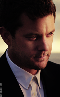 Joshua Jackson ZJVcLY5D