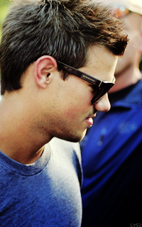 Taylor Lautner AHQdlFTP