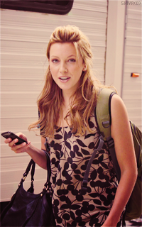 ● Katie Cassidy AafFKzrK