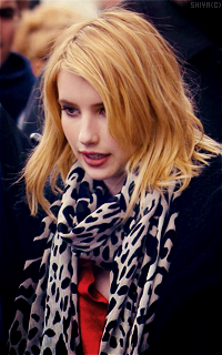 Emma Roberts AafkqV7J