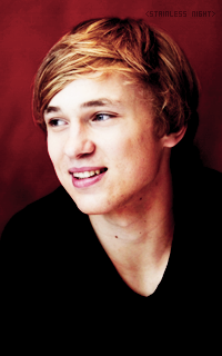 William Moseley AatQJjbB