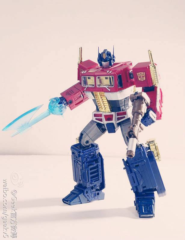 [Masterpiece Takara Tomy] YEAR OF THE HORSE OPTIMUS PRIME - Sortie Fevrier 2014 Abm2eITI