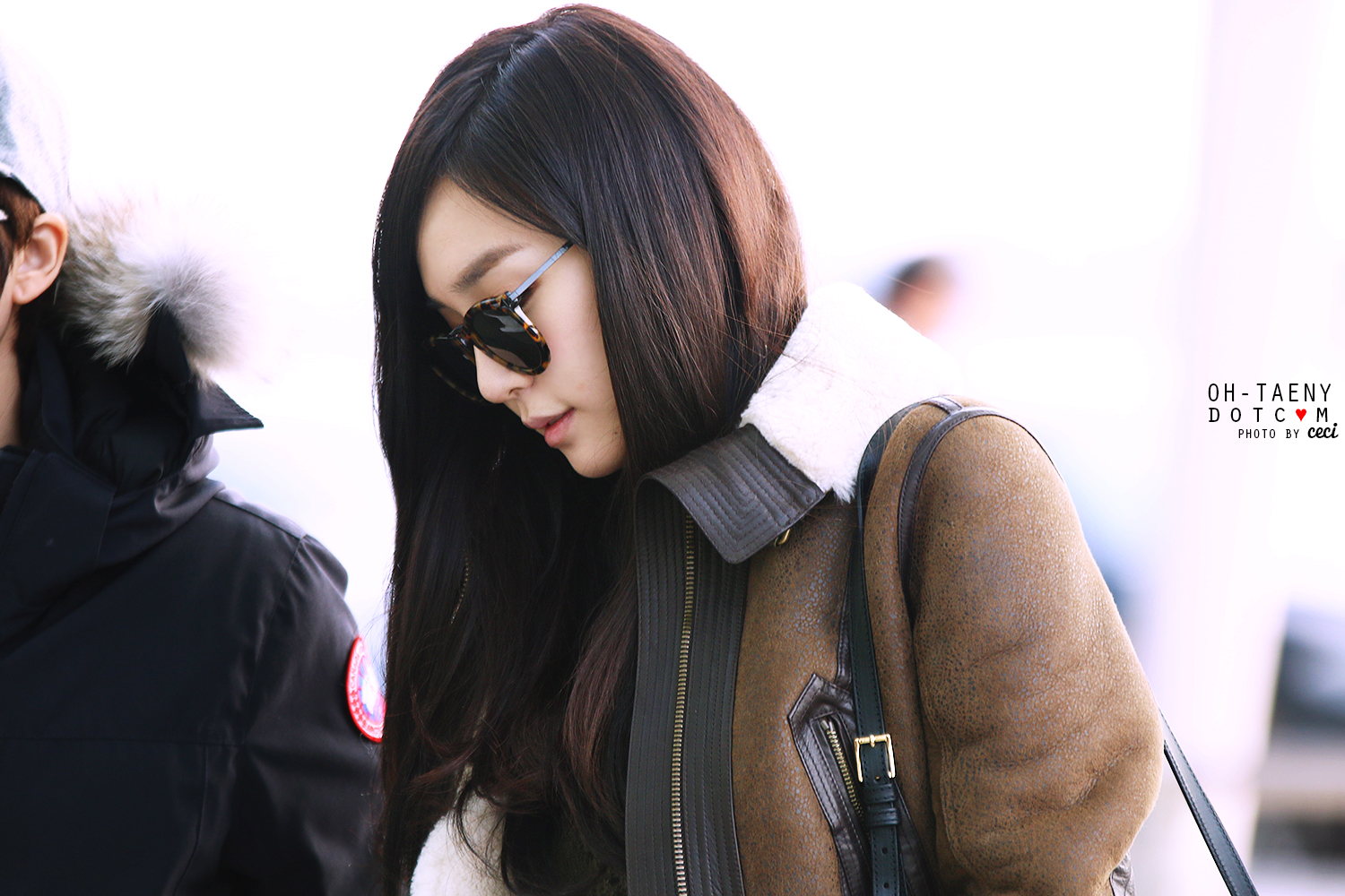 [140103] Tiffany y Yuri — Aeropuerto de Incheon Abml1dQL