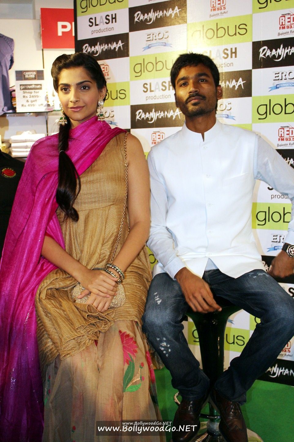 Kapoor - Sonam Kapoor and Dhanush at 'Campus Blues' Denim Fest AcbXwEkM