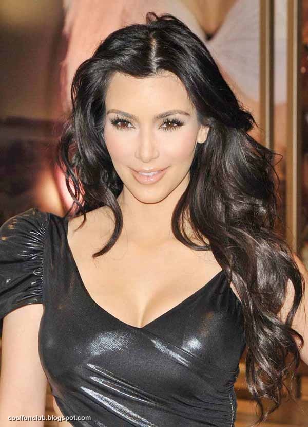 Party - Kim Kardashian In Black Short Dress At New York Party  AcpKw4By