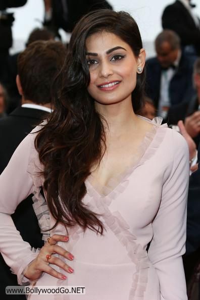Amisha and Puja Gupta at All is Lost Premiere at Cannes AdhuqDZG