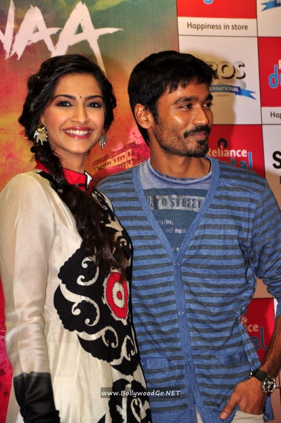 Sonam Kapoor and Dhanush at Reliance Digital Gallery AdtPhPqB