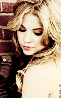 Ashley Benson B4g8NpnW