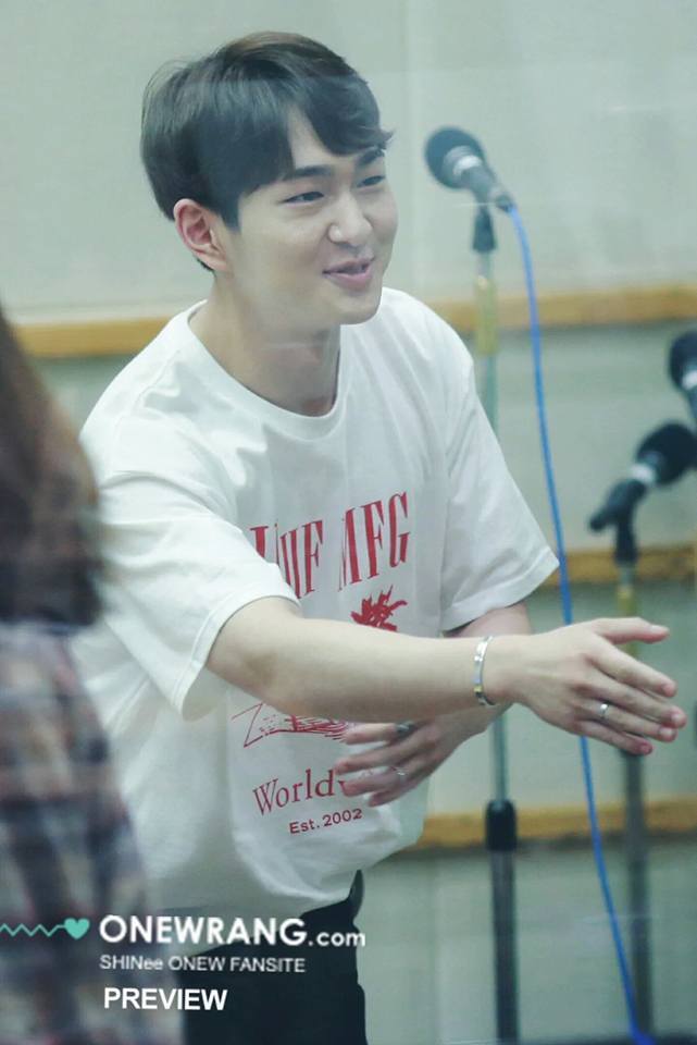 [IMG/160705] Onew @ DJ Especial - KBS Sukira Kiss The Radio B6xps1cb