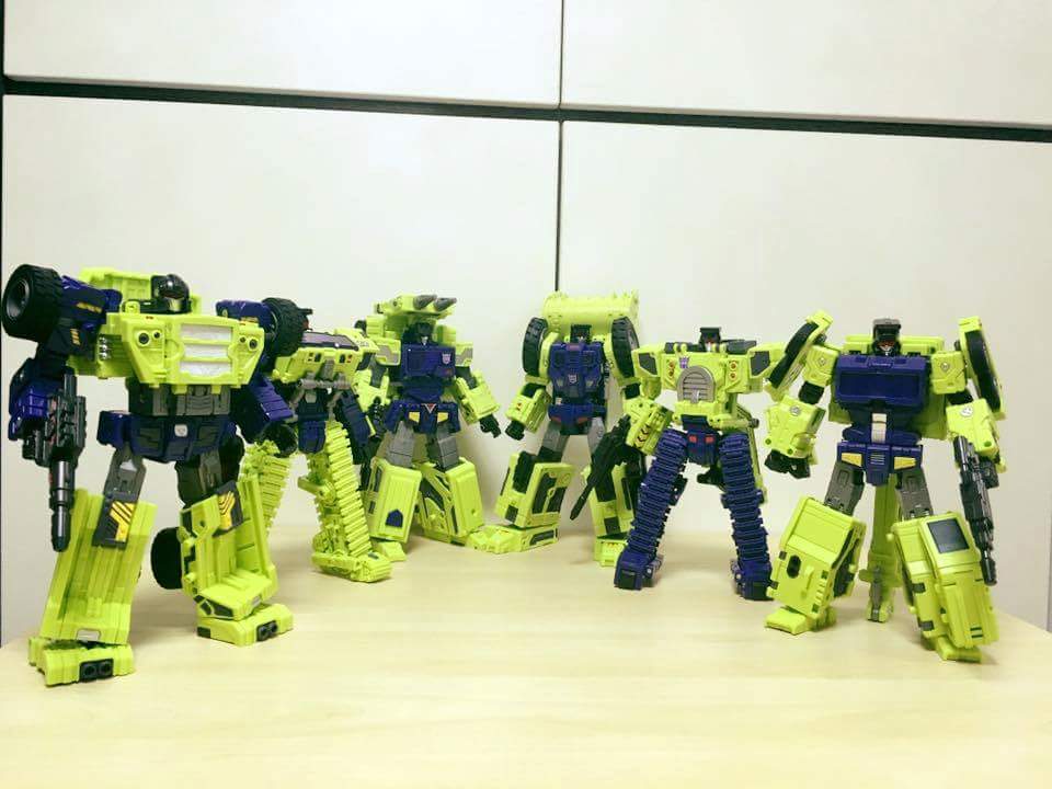 [Combiners Tiers] TOYWORLD TW-C CONSTRUCTOR aka DEVASTATOR - Sortie 2016 - Page 15 BWXs0FUj