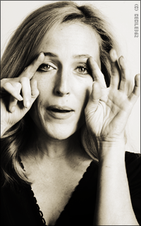 Gillian Anderson BbfCYY3n