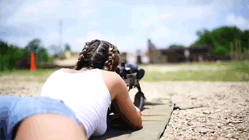 WOMEN WITH WEAPONS  Cd4tX63l