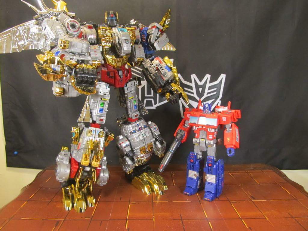 [Toyworld][Zeta Toys] Produit Tiers - Jouet TW-D aka Combiner Dinobots - Page 3 CnRd4jrr