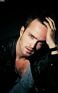 Aaron Paul Dj8zdbCN