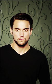 Jack Falahee E3zwrh8j