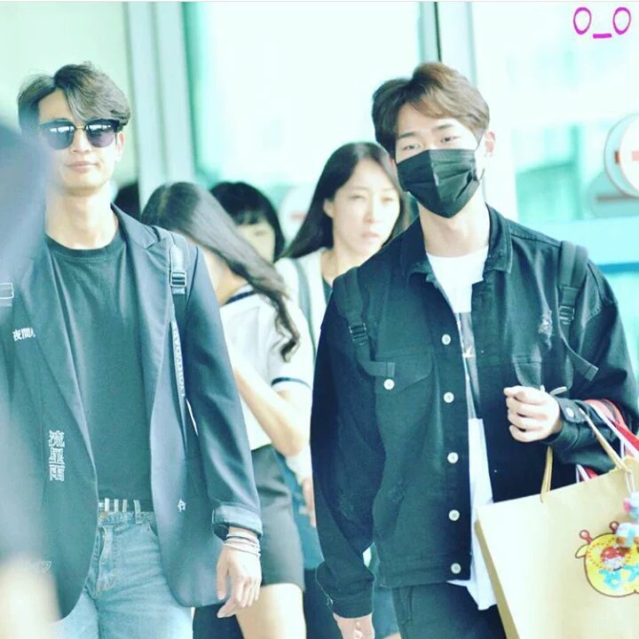 [IMG/160718] Onew, Jonghyun, Key, Minho @ Aeropuerto de Kansai e Incheon (Jap-Cor) ESQNjV3Q