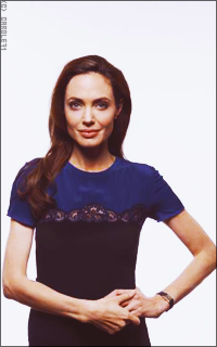 Angelina Jolie ESi9wss6