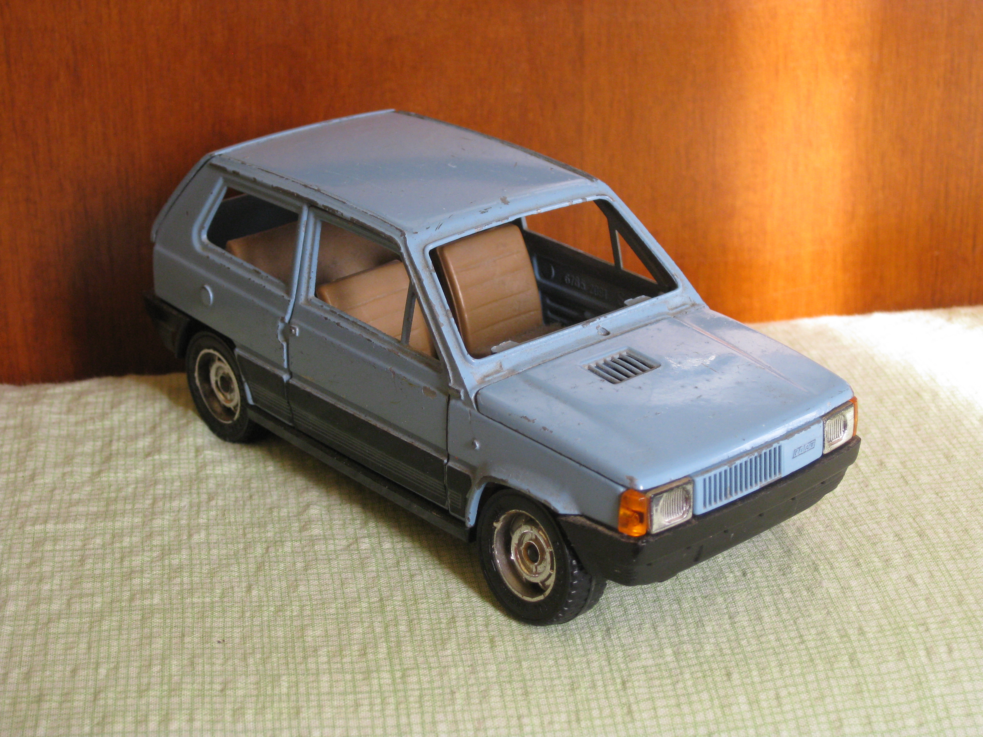 Le mini vetture del mini garage di Cars. Ehodaqx1