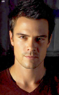 Josh Duhamel Ek85YqwS