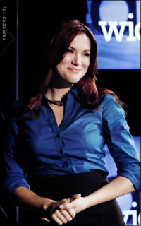 Danneel Ackles FnSXeNX8