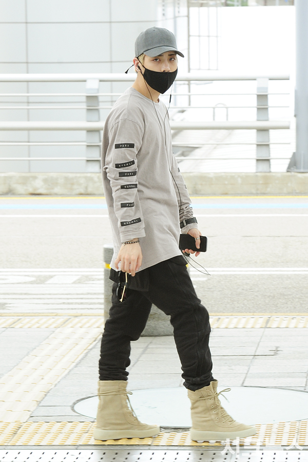 [IMG/160715] Jonghyun, Key @ Aeropuerto Incheon hacia Japón. FxquK7bM