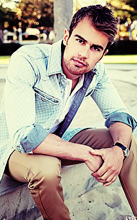 Theo James G4bEwx2b