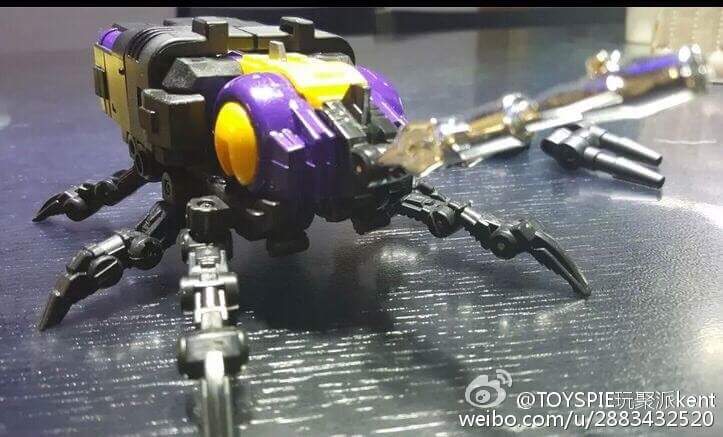 [Fanstoys] Produit Tiers - Jouet FT-12 Grenadier / FT-13 Mercenary / FT-14 Forager - aka Insecticons - Page 2 GEuKnzk6