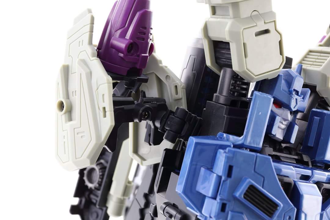 [Mastermind Creations] Produit Tiers - R-17 Carnifex - aka Overlord (TF Masterforce) - Page 3 GoJ05uSY