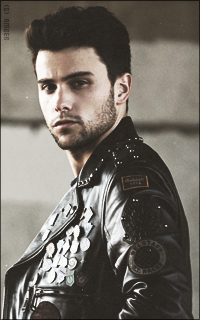 Jack Falahee H2XY6GqJ