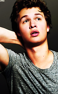 Ansel Elgort  HXW74a9I