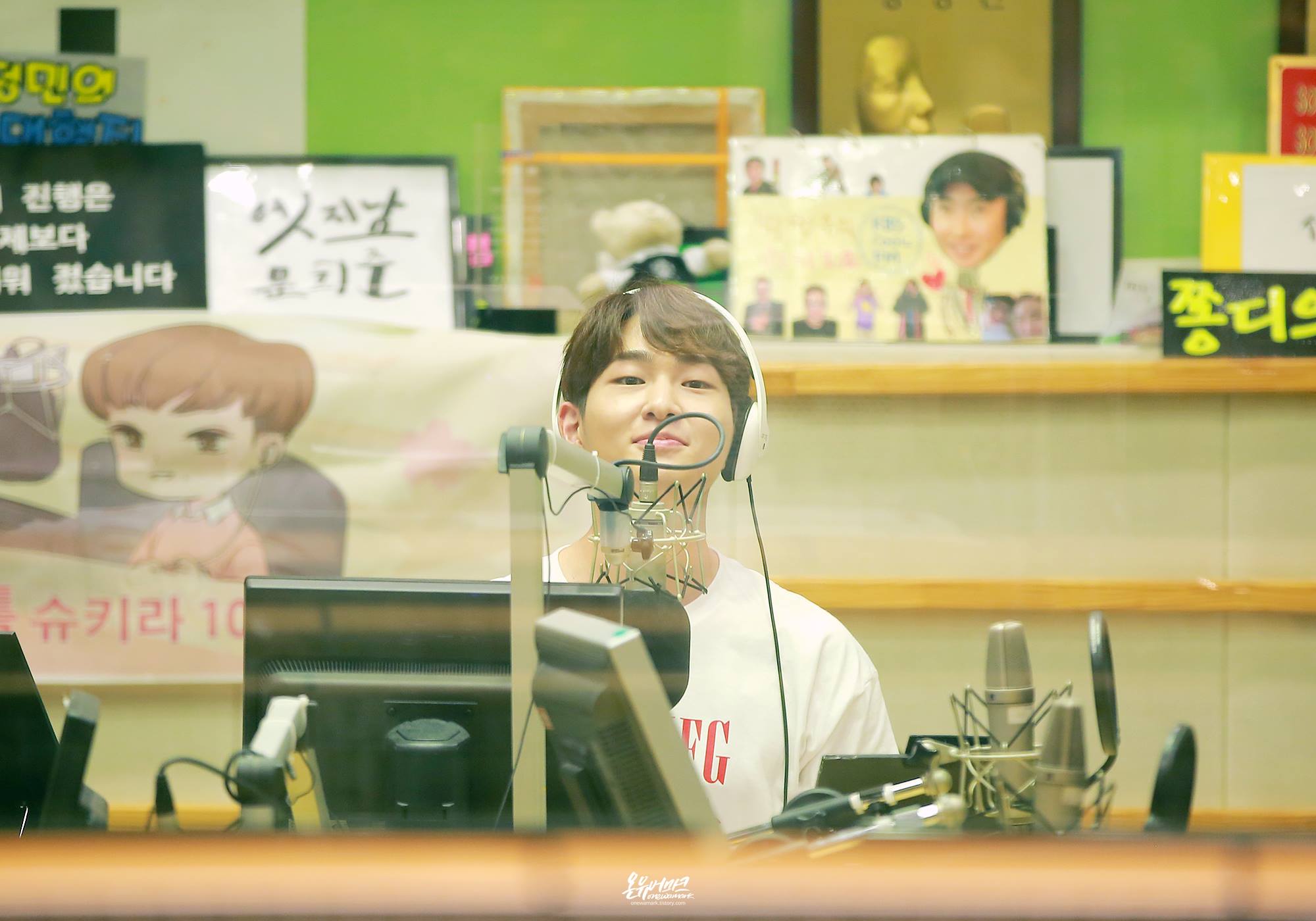 [IMG/160705] Onew @ DJ Especial - KBS Sukira Kiss The Radio IIz3LeIU