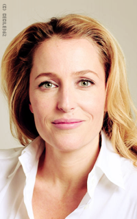 Gillian Anderson IjQghcY1