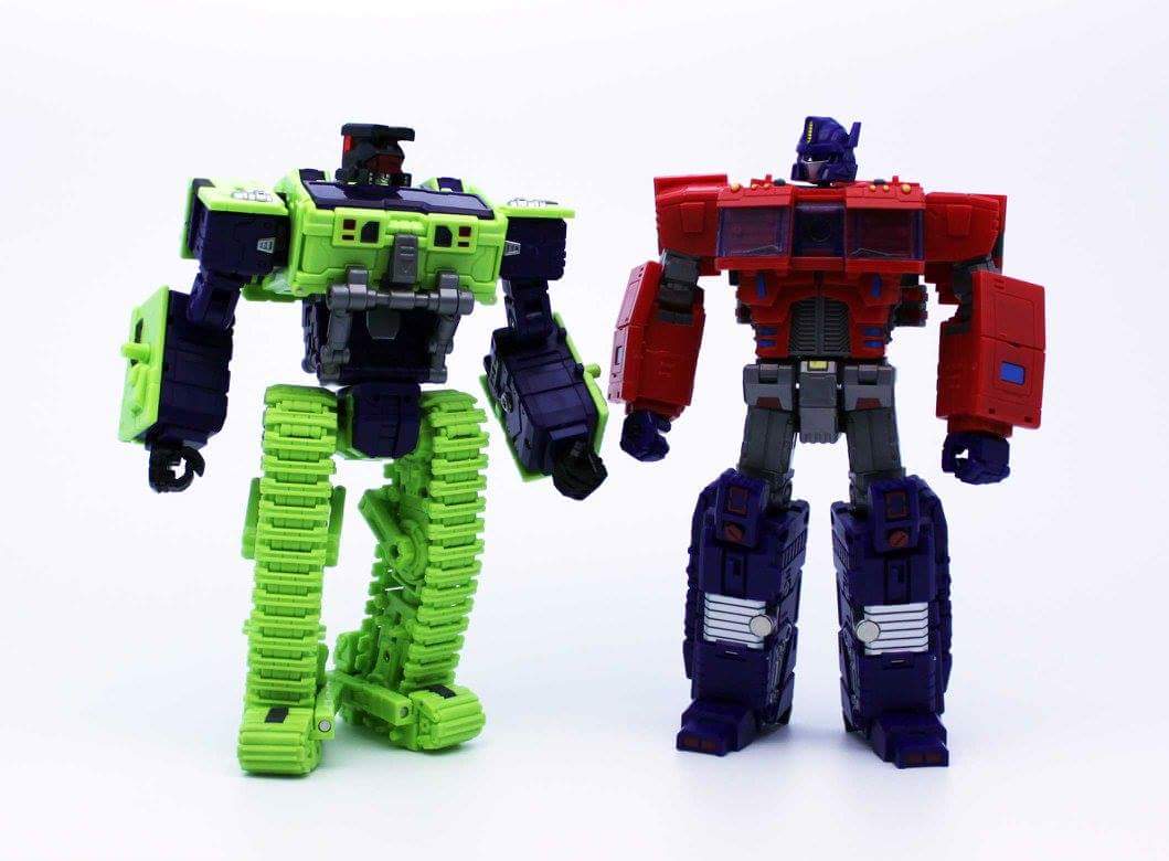 [Toyworld] Produit Tiers - Jouet TW-C Constructor aka Devastator/Dévastateur (Version vert G1 et jaune G2) - Page 3 IzyaW7g4