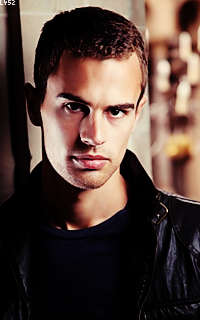 Theo James KABBqnaN