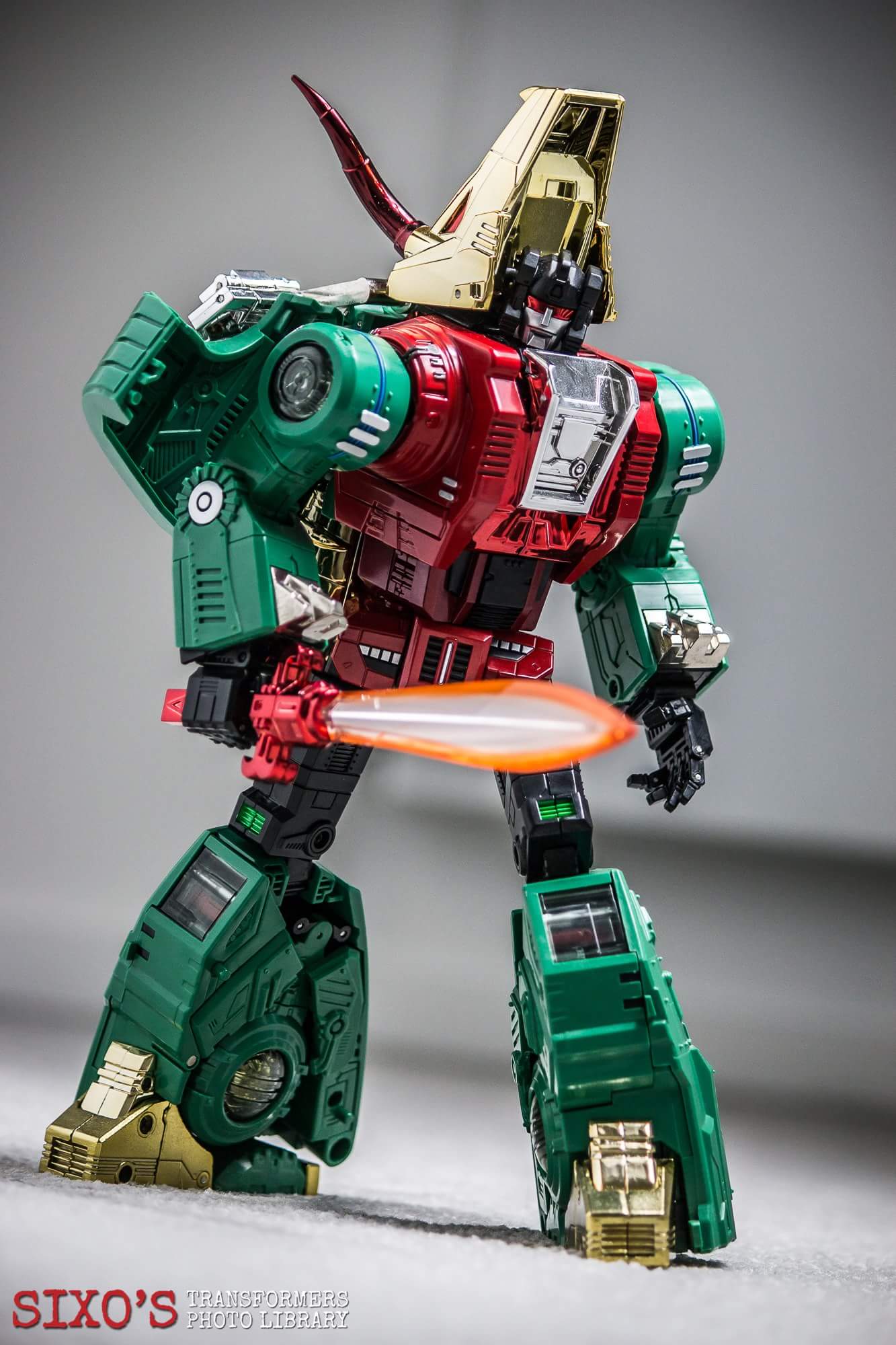 [Masterpiece Tiers] FANSTOYS FT-04G SCORIA aka SLAG G2- Sortie Aout 2015 - Page 2 KF0I0X6y