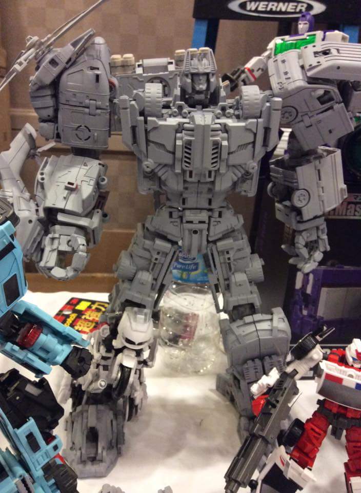 [MakeToys] Produit Tiers - Gamme MT - Basé sur les BD TF d'IDW - Page 9 KOU68pV1