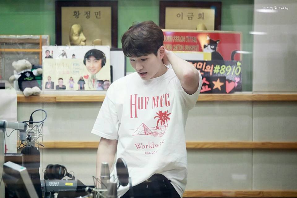 [IMG/160705] Onew @ DJ Especial - KBS Sukira Kiss The Radio KWStlRxi