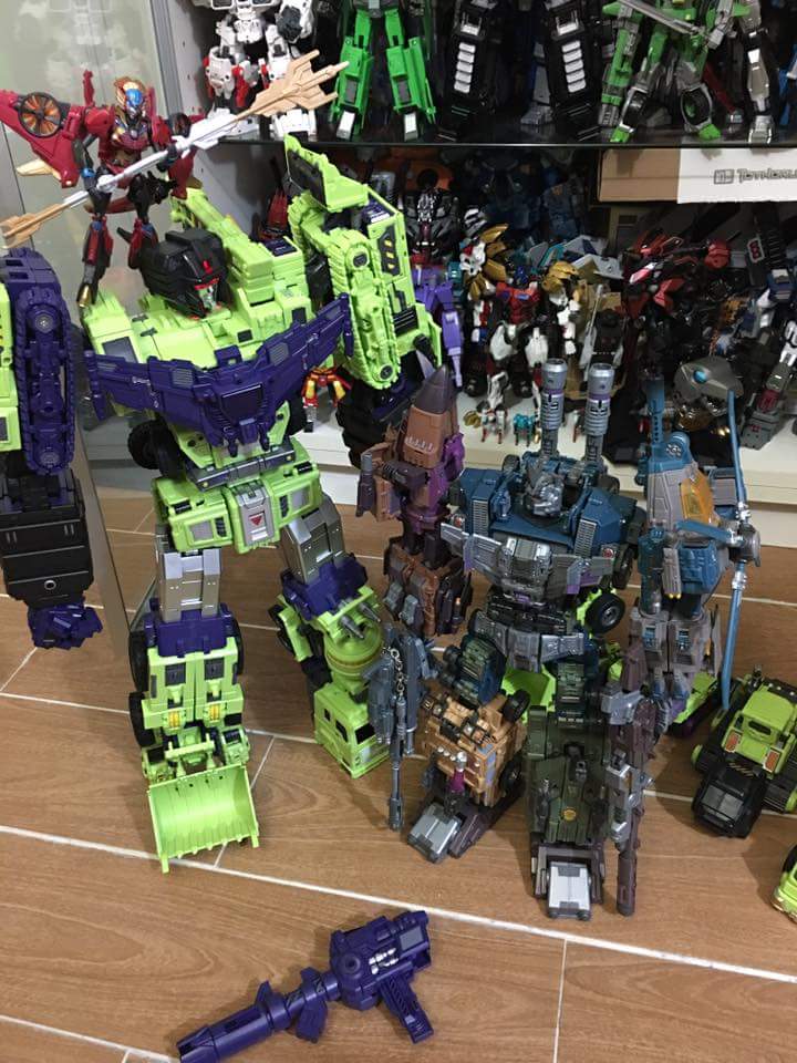 [Combiners Tiers] TOYWORLD TW-C CONSTRUCTOR aka DEVASTATOR - Sortie 2016 - Page 15 LCofAm0k