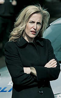 Gillian Anderson LSZJskpk